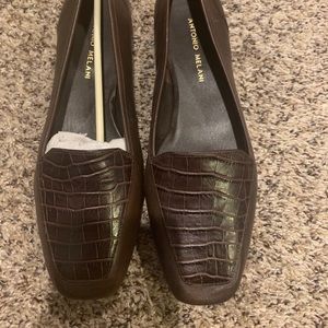 Brand new Antonio Melani flats - brown